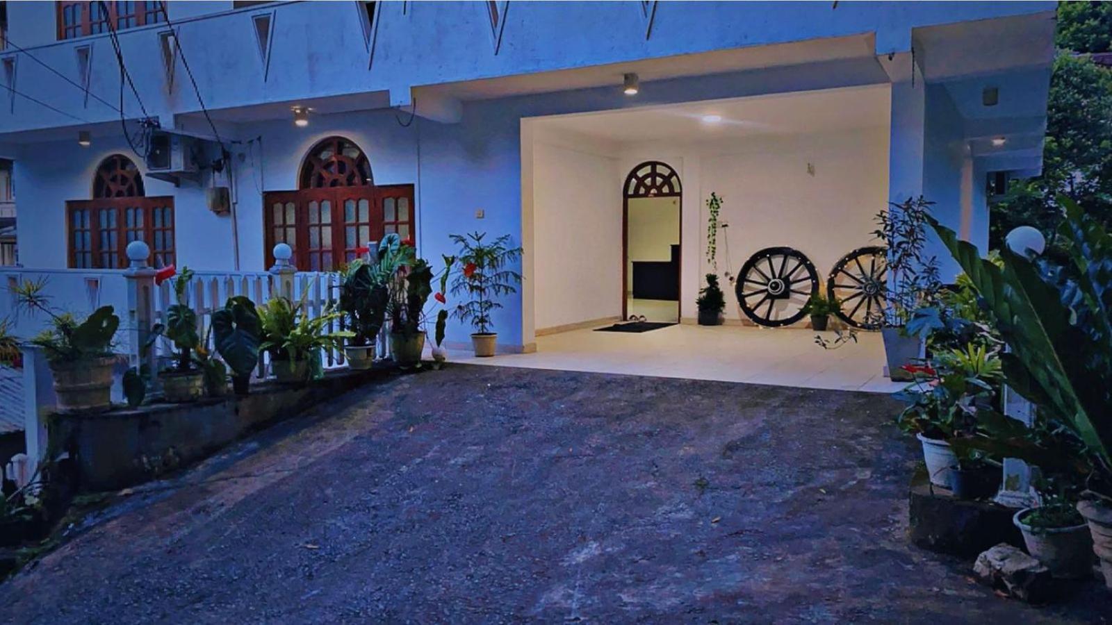 New Nethmi Villa Kandy Esterno foto